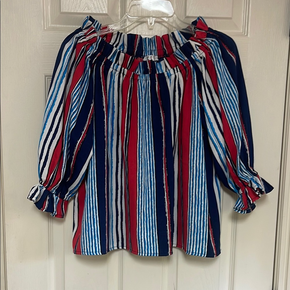 TCEC Blue Ruffled Cuffed Sleeve Blouse size small. Great condition